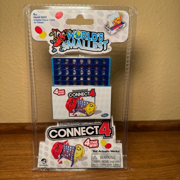 Worlds Smallest Connect 4‎ Game New - Picture 1 of 3